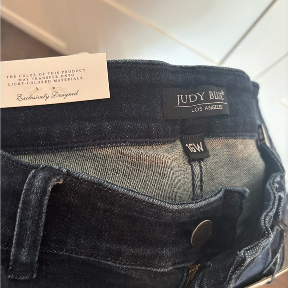 Judy Blue Slim Straight Jeans Women's 16W Medium Wash Denim Stretch Pockets NWT - Picture 3 of 5